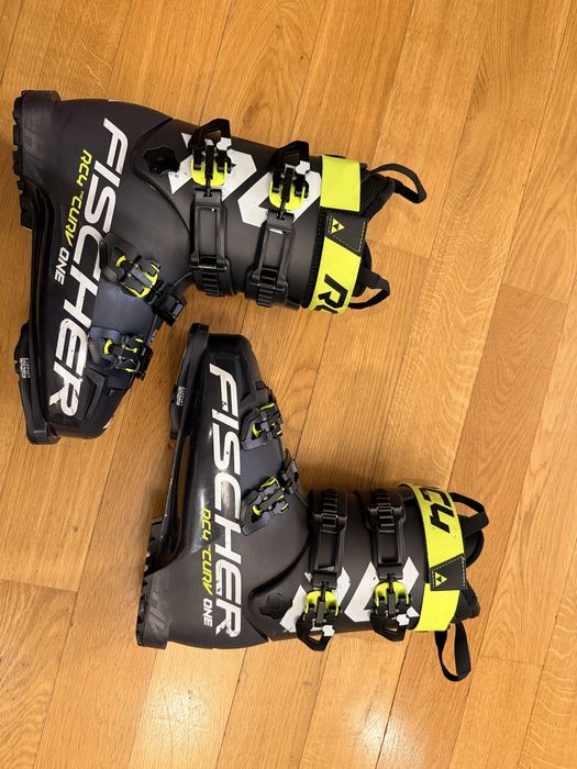 Fischer RC4 the Curve One 110 HV 27-27,5 buty narciarskie