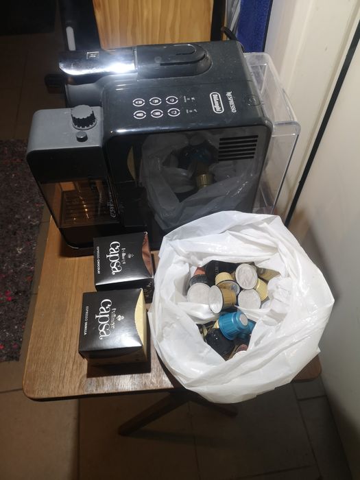 Expres do kawy DeLonghi, na kapsułki +kapsułki