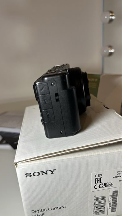 Camera Sony zv-1f