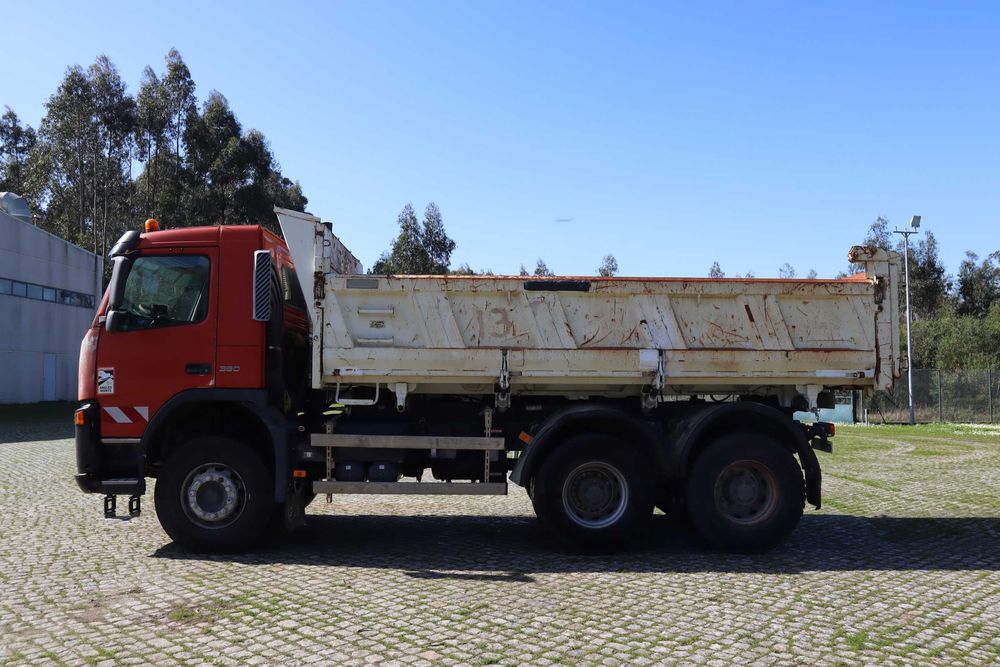 Volvo FM12 380 6×4 2002 Camião Basculante