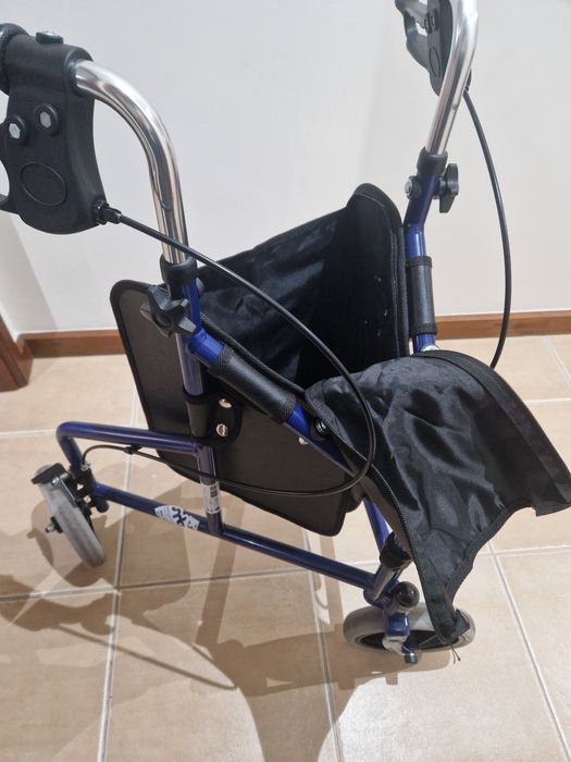 Andarilho para adultos com 3 rodas