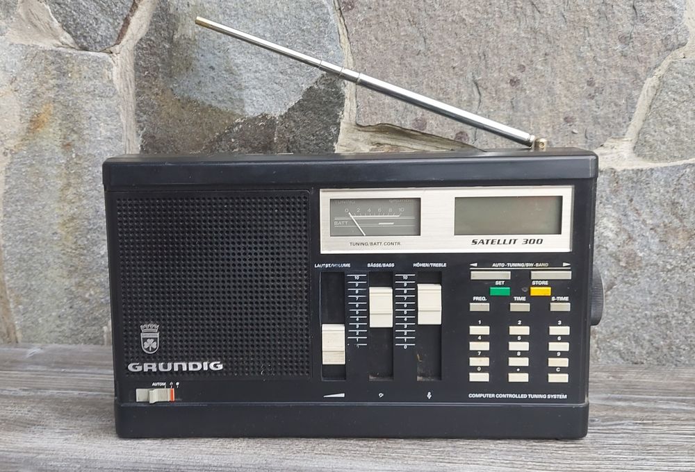 Grundig Satellit 300