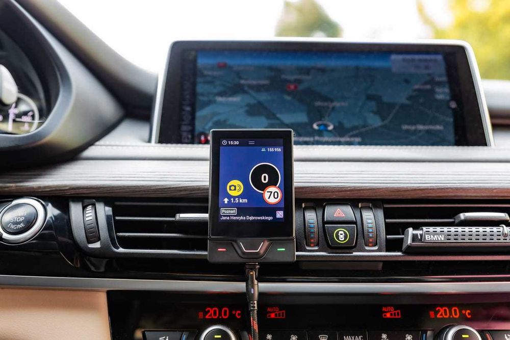 YANBOX Yanosik RS z dożywotnim abonamentem.