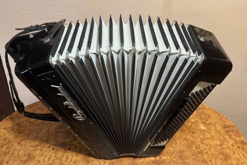 Баян Royal Standard