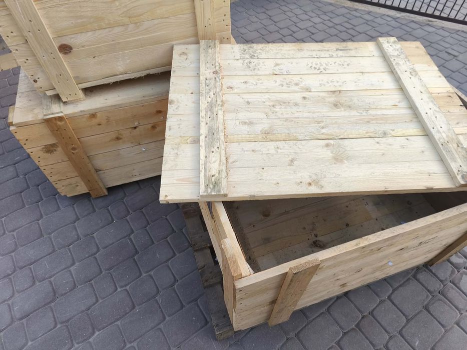 Skrzynie duże i mniejsze  + wieka 9 szt .