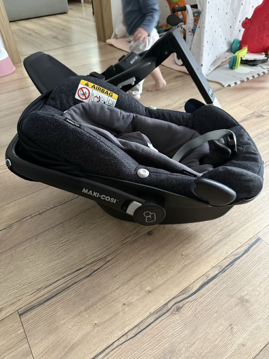 Nosidełko z bazą maxi-cosi