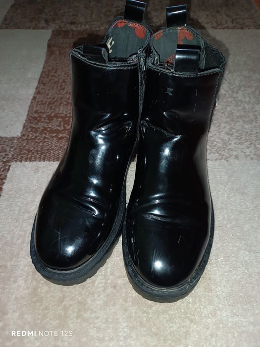 Осінні сапожки для дівчинки