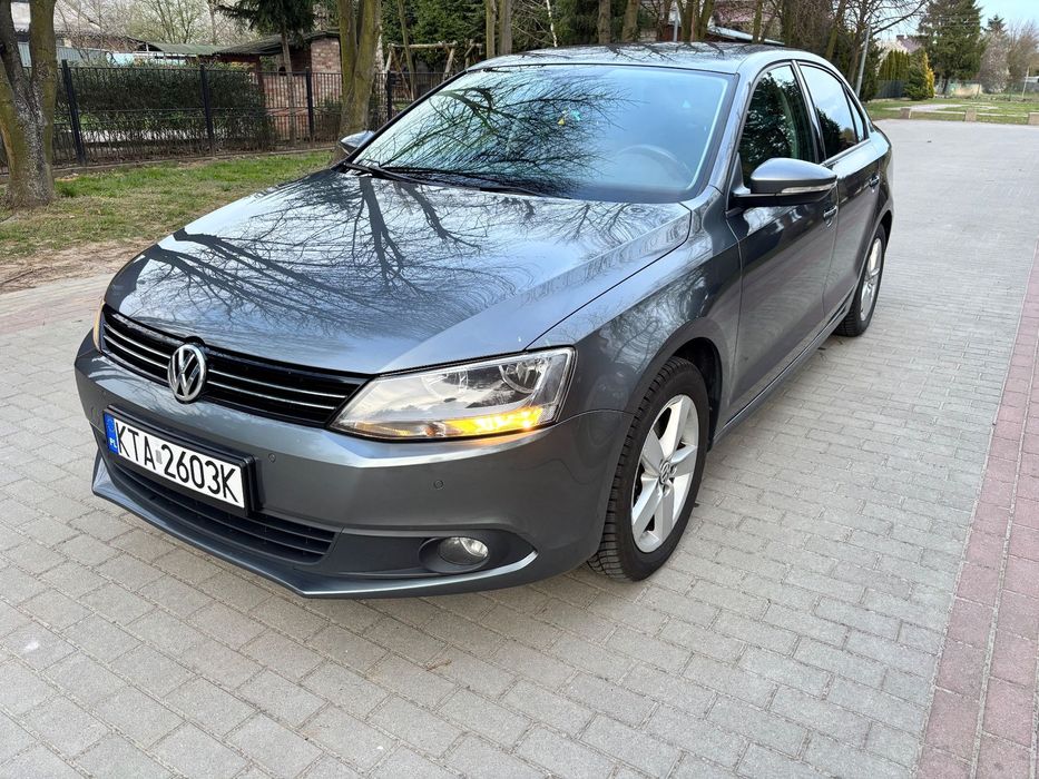 Volkswagen Jetta VOLKSWAGEN JETTA 1.6 TDI 105 km 2013 rok