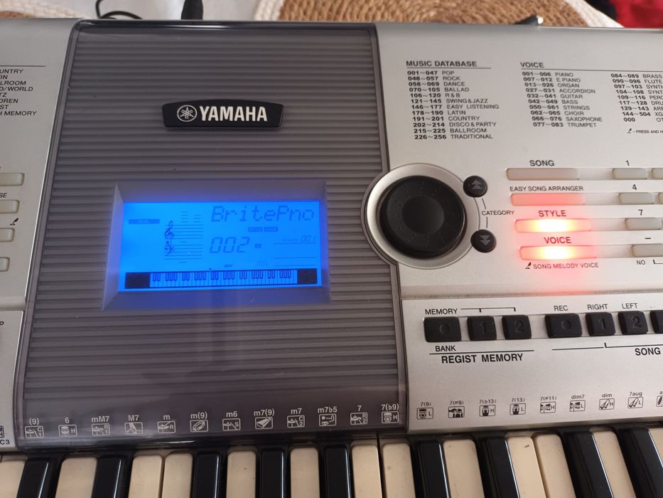 Keyboard Yamaha PSR E403 sprawny