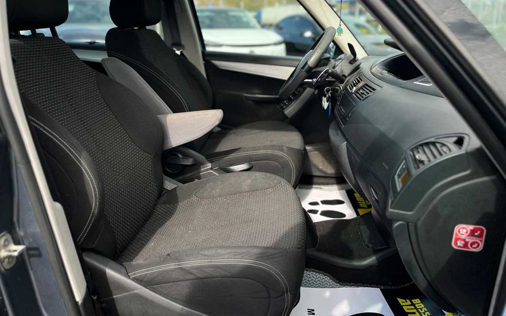 Citroen Grand C4 Picasso 2010