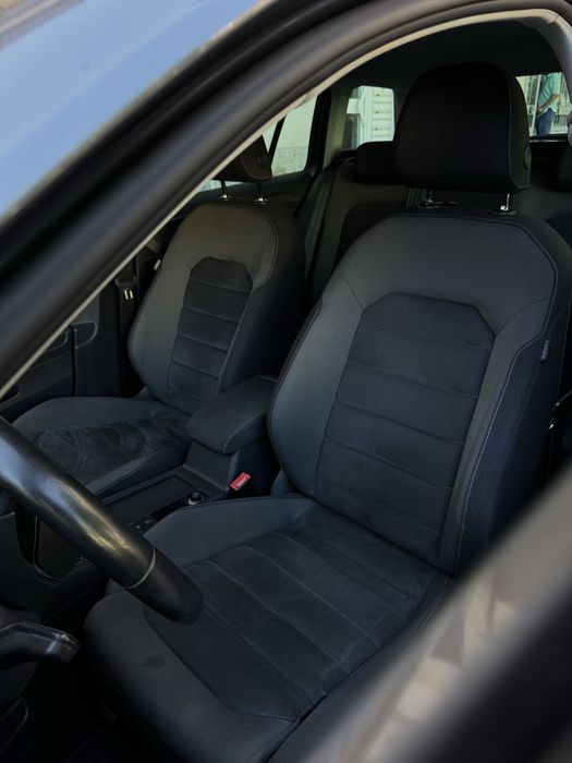 Aluguer de carro / VW GOLF SW