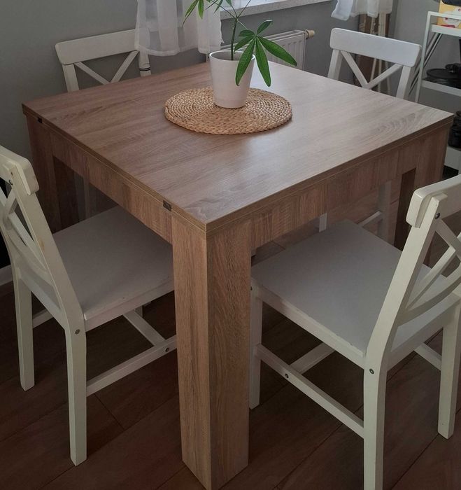 Stół do jadalni 90x90 rozkładany