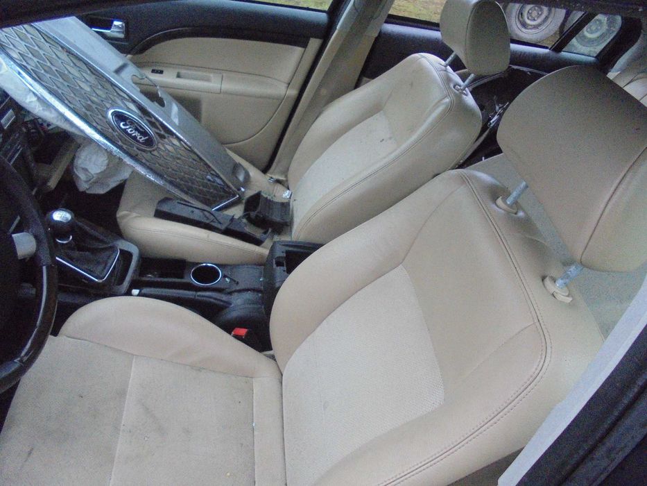 Ford Mondeo MK3 1.8 benzyna 125KM,  skóry, kolor  czarny na części