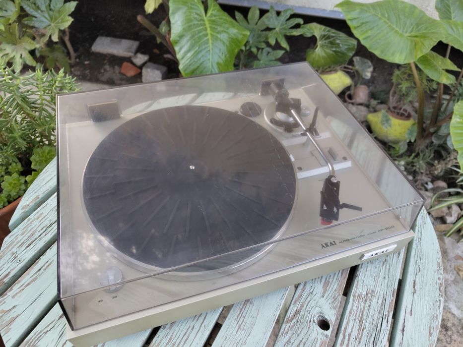 Gira discos Akai AP-B20C