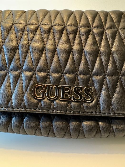Bolsa Guess semi nova