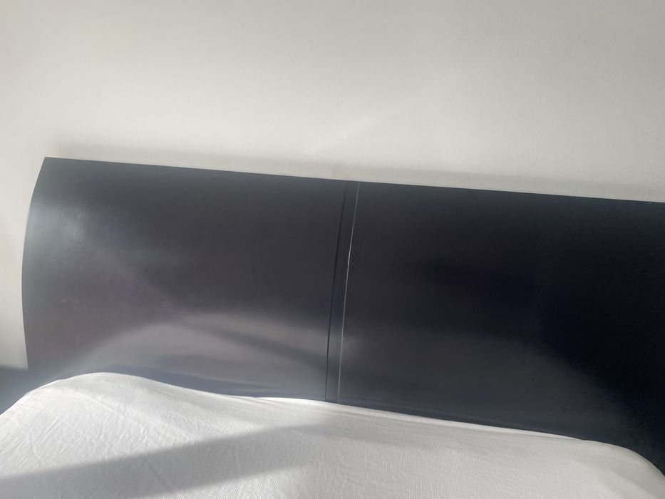 Cama casal madeira maciça.