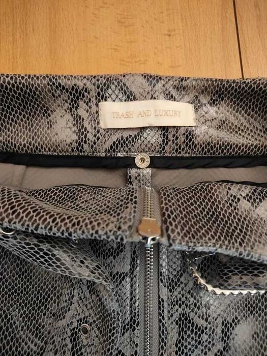 Minissaia é da marca italiana Trash and Luxury