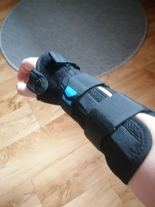 Stabilizator nowy nieużywany na nadgarstek z regulacją