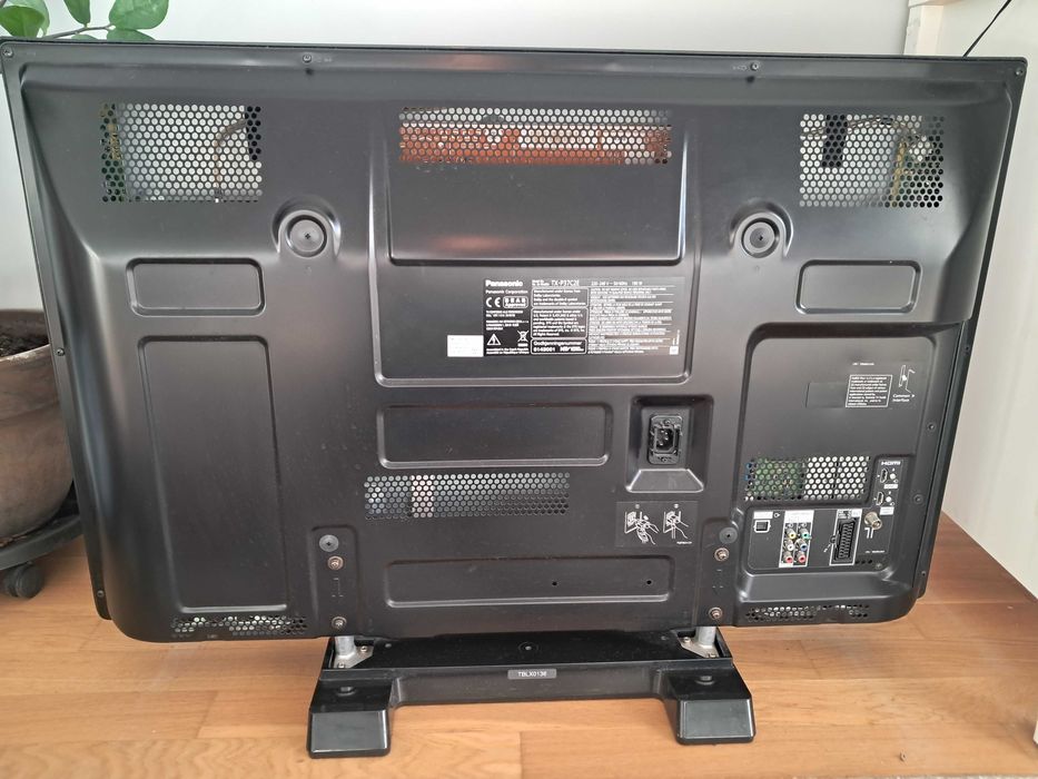 Panasonic Viera 37" TX-P37C2E Plazma + pilot