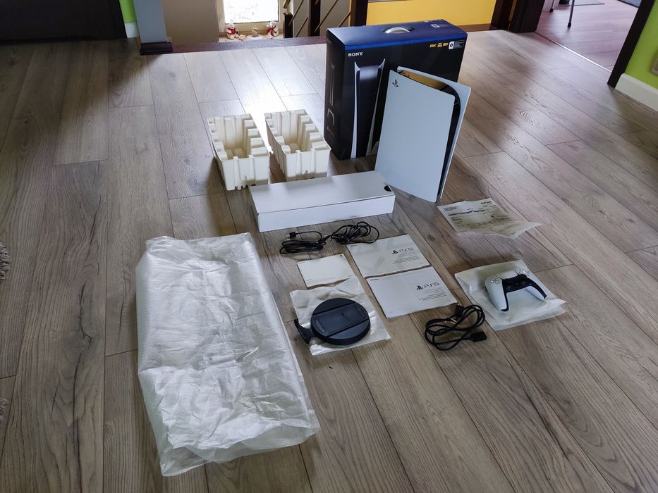 Sony PS5 1TB GWARANCJA komplet Gry EA FC 25 Fortnite Gran Turismo Resi