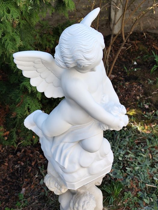 Скульптура ангела з бетона для пам`ятників