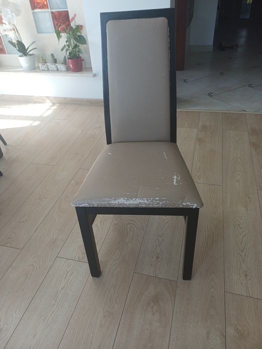 Krzesła do renowacji