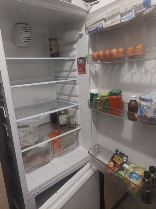 Холодильник Ariston hotpointRMBA 1185.LV не працює