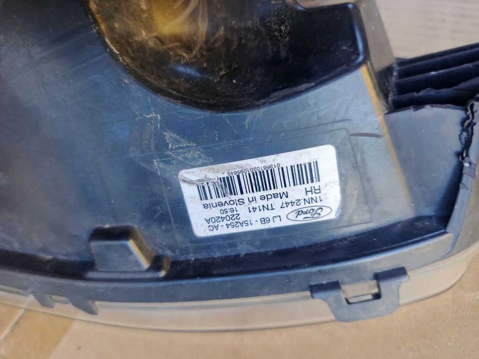 Ford Kuga III halogen prawy
