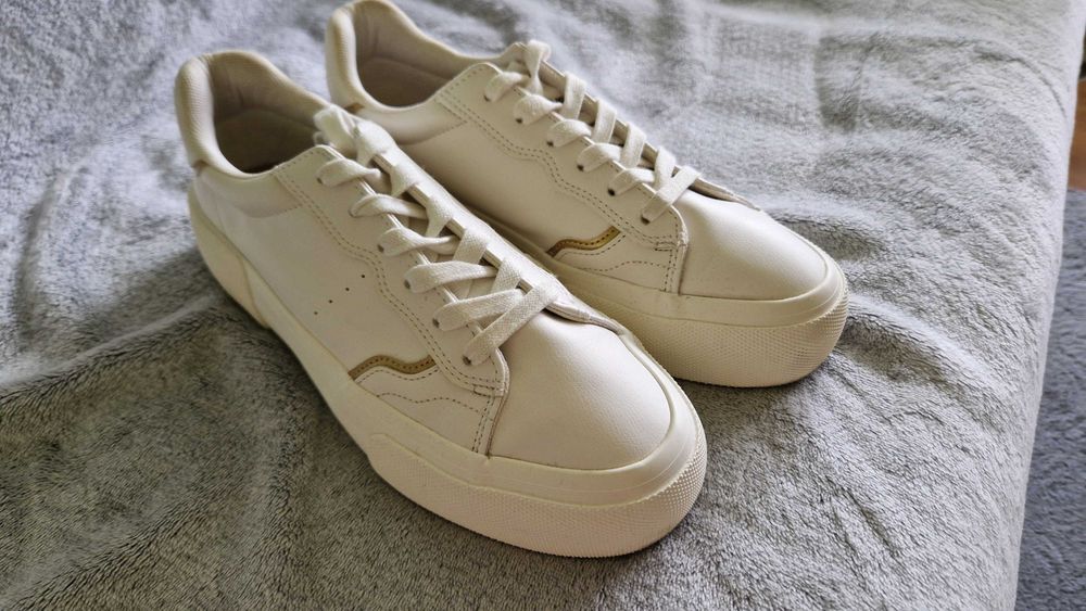 Buty Bershka rozm 39