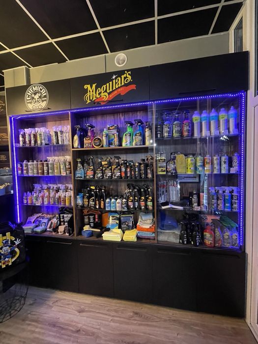 Поодам мебель для магазина срочно!!!