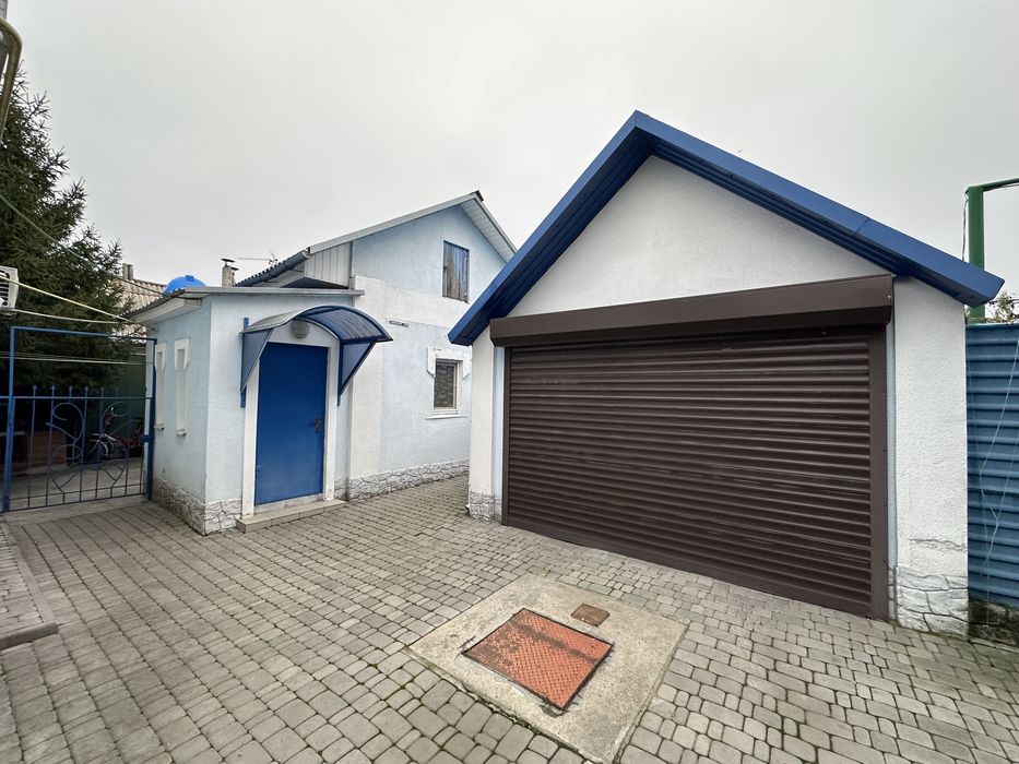 Продаж будинку на Стратосверній