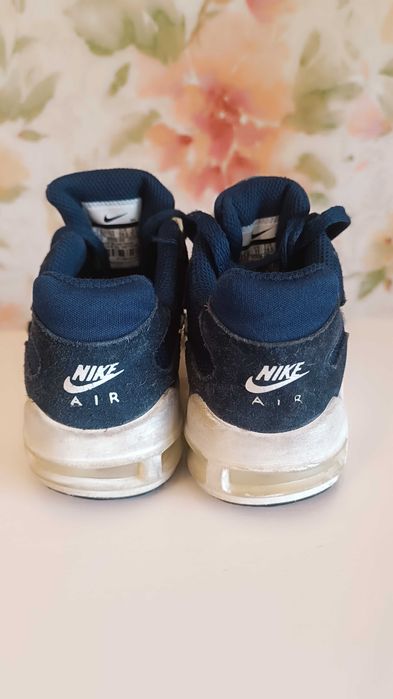 Кроссовки Nike air Max