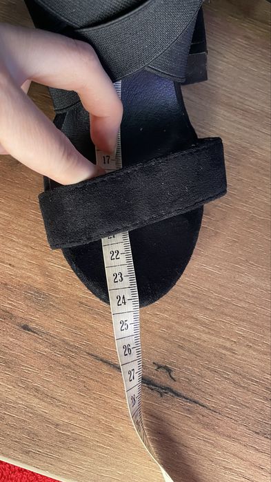 Продам нові не ношені босоніжки