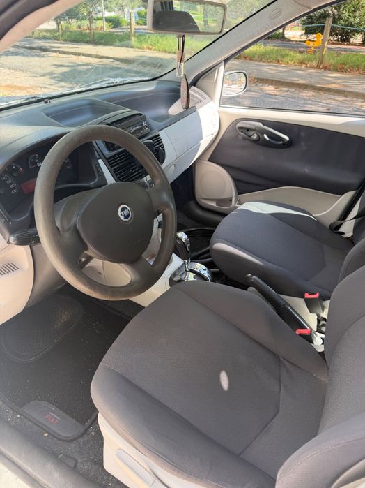 Fiat Punto 2004 automático
