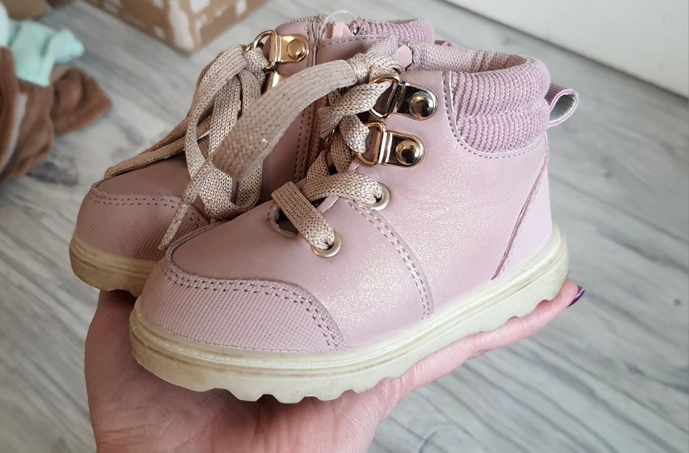 Trzewiki i kapcie Cool club 20