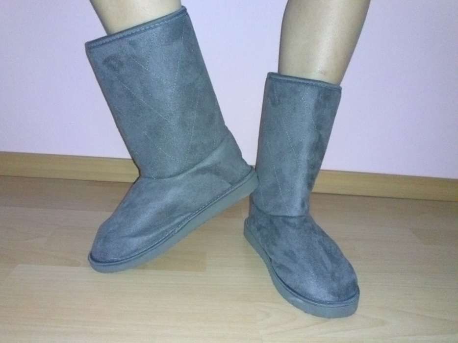 NOWE, ciepłe kozaki na zimę rozm. 39