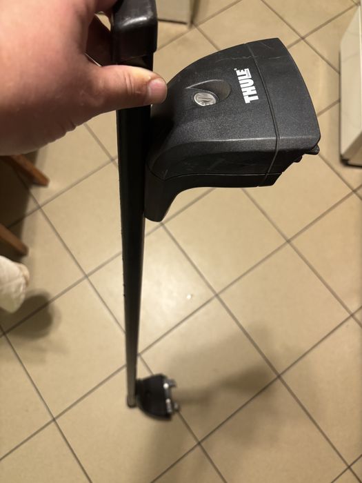 Багажник  Thule на Skoda octavia tour (штатні місця) і не тільки