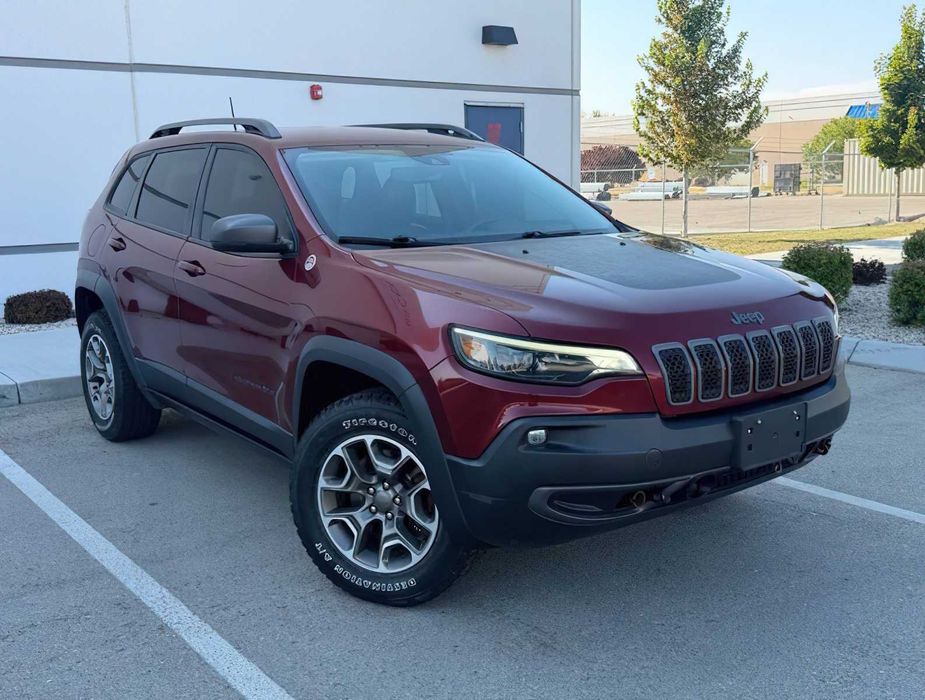 Jeep Cherokee Trailhawk      2021