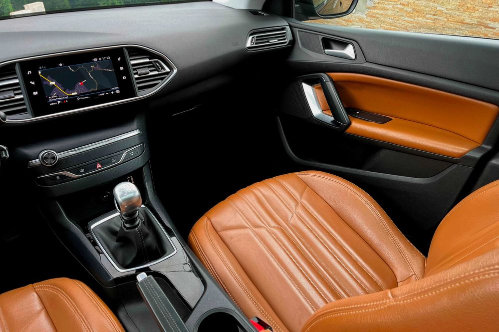 Peugeot 308 SW 1.5 HDi Sport Teto Pele 2019