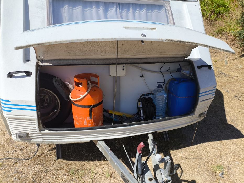 Caravana Pluma 350
