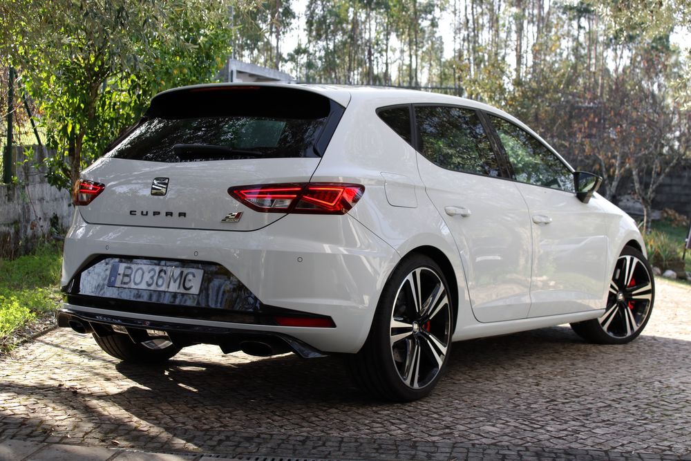 Seat Leon Cupra 280 2.0 TSI (319€/mês)