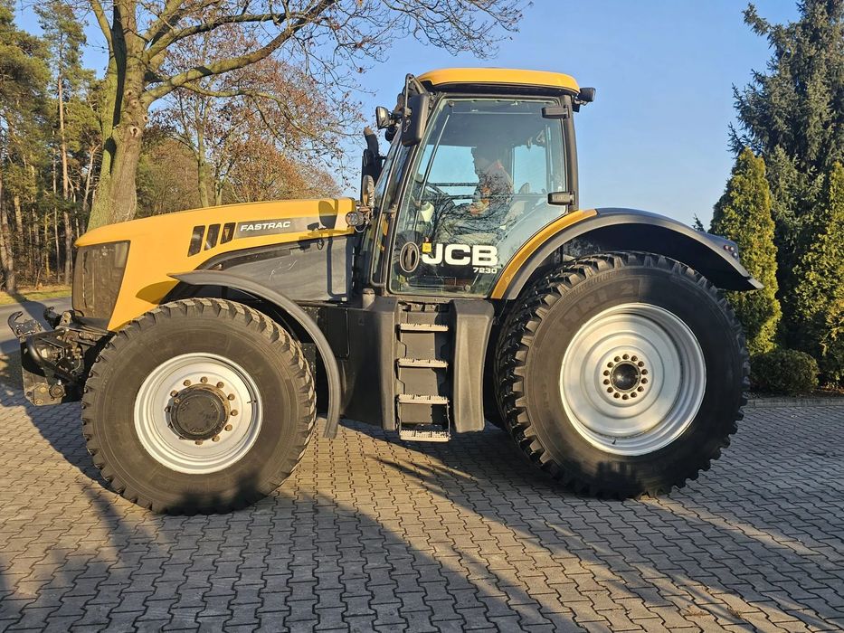 JCB Fastrac 7230  JCB Fastrac 7230