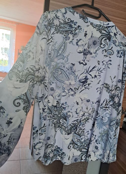 Błękitna bluzeczka r. XL soyaconcept
