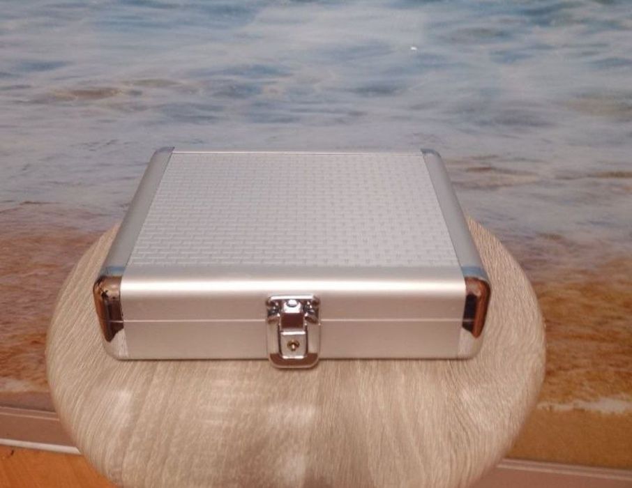 Кейс для грошей міцний