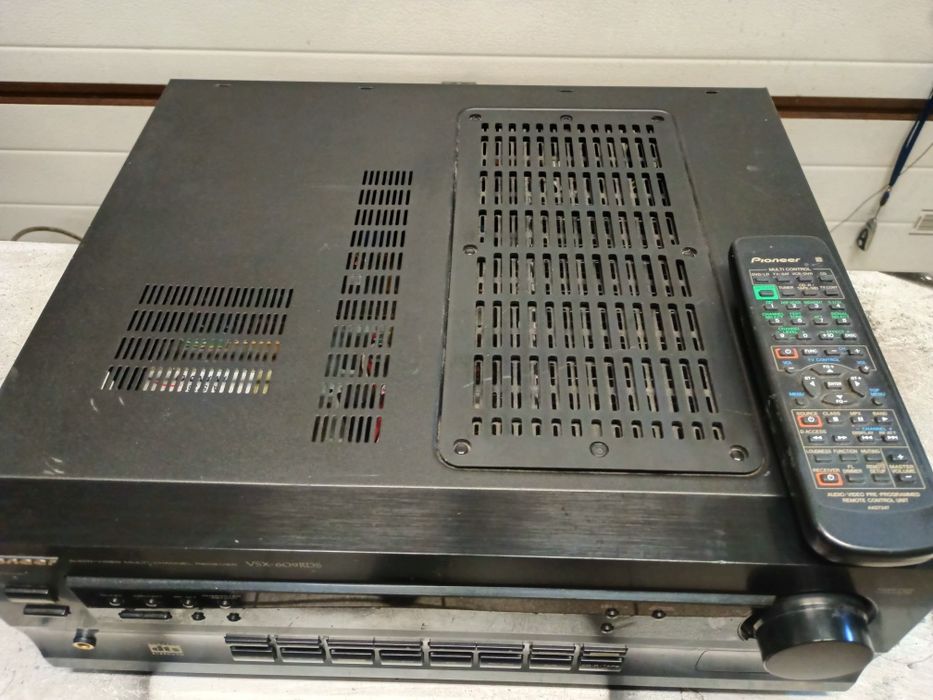 Amplituner PIONEER VSX609RDS, pilot