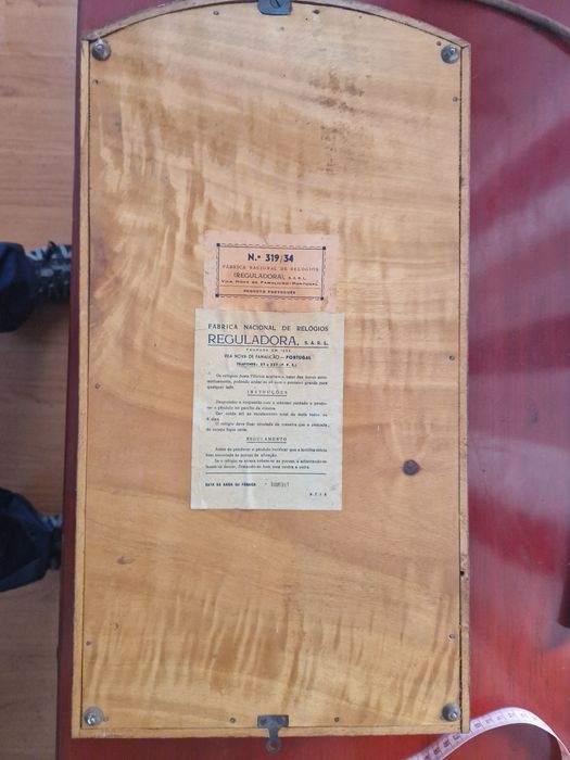 Relógio reguladora antigo vintage a funcionar com chave

Altura:
48cm