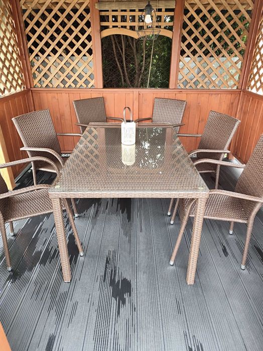 Stół plus 6 krzeseł technorattan