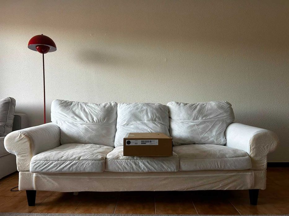 Sofá 3 lugares cinzento EKTORP IKEA