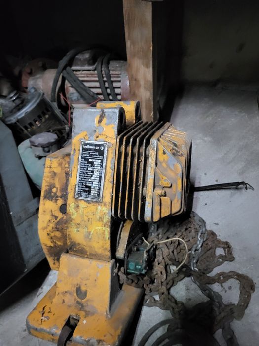 Sprzedam  wciągarkę  łańcuchową,  elektryczną,  suwnica