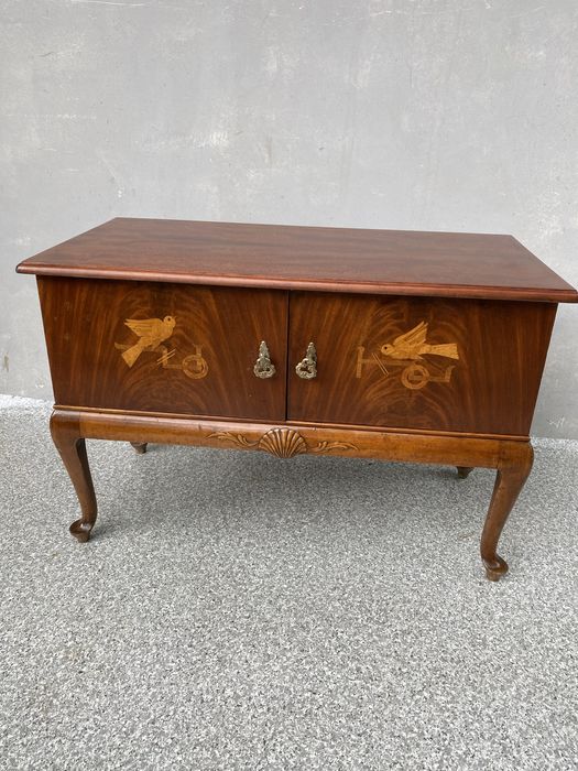 Szafka , komoda niska Chippendale